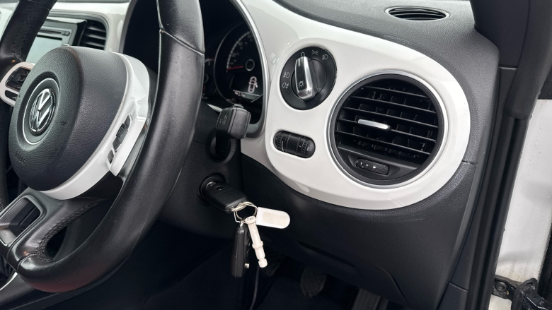 Volkswagen Beetle 1.6 TDI BlueMotion Tech Design 2dr Diesel Cabriolet